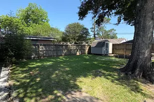 5519 Ariel St, Houston, TX 77096 - Photo 11