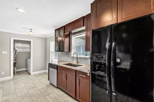 5519 Ariel St, Houston, TX 77096 - Photo 9