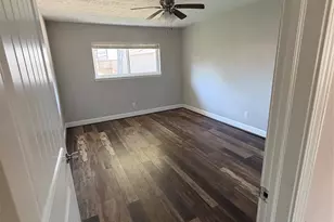 5519 Ariel St, Houston, TX 77096 - Photo 9