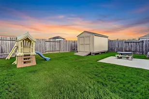 24715 Russet Bluff Trl, Houston, TX 77336 - Photo 3