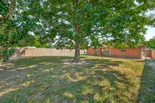 423 Gammon Dr, Houston, TX 77022 - Photo 23