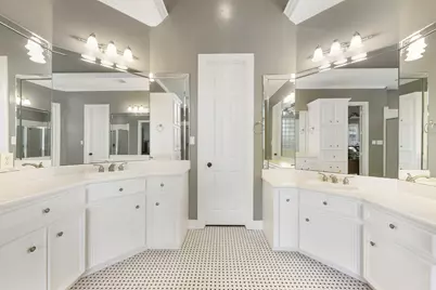 25322 Piney Bend Court, Spring, TX 77389 - Photo 11