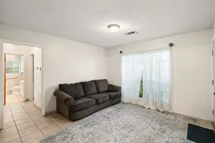 522 Rainy River Dr, Houston, TX 77037 - Photo 3