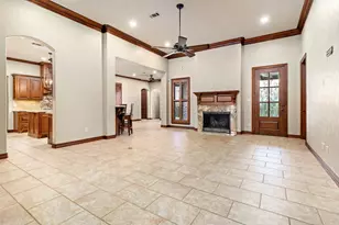 6585 Truxton Ln, Beaumont, TX 77706 - Photo 11