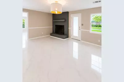 513 W Texas Street, Brazoria, TX 77422 - Photo 3