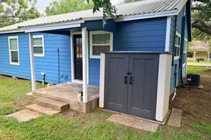 1706 Smith St, Waller, TX 77484 - Photo 7
