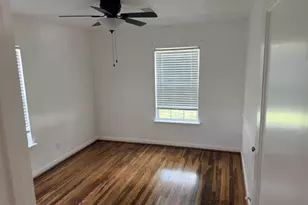 1706 Smith St, Waller, TX 77484 - Photo 5