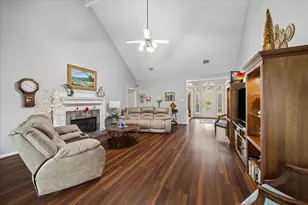 2102 Grand Mesa Dr, Kingwood, TX 77345 - Photo 9