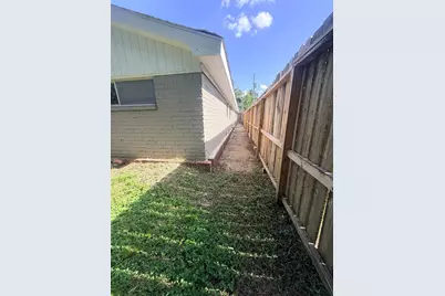 8127 Richland Drive, Houston, TX 77028 - Photo 23