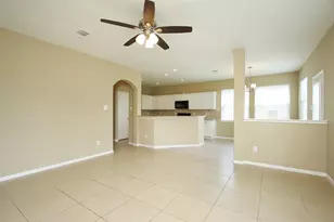 10243 Mills Run Dr, Houston, TX 77070 - Photo 11