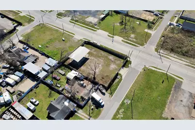 6005 Laura Koppe Road, Houston, TX 77016 - Photo 9