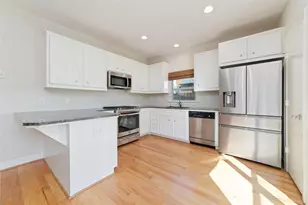 826 E 40th St, Houston, TX 77022 - Photo 9