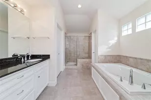 826 E 40th St, Houston, TX 77022 - Photo 13