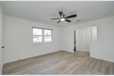 1888 Saxony Lane, Houston, TX 77058 - Photo 15