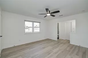 1888 Saxony Ln, Houston, TX 77058 - Photo 15