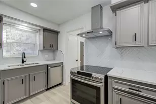 1888 Saxony Ln, Houston, TX 77058 - Photo 9