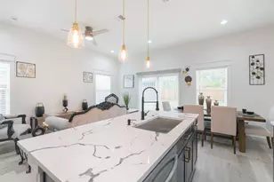 890 Lucky St, Houston, TX 77088 - Photo 17