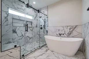 837 S Victory Dr, Houston, TX 77088 - Photo 27