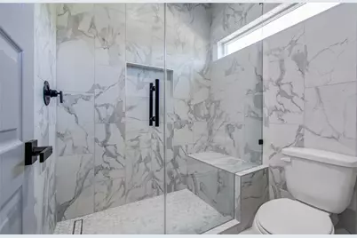 837 S Victory Drive, Houston, TX 77088 - Photo 33