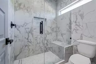 837 S Victory Dr, Houston, TX 77088 - Photo 33