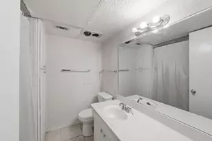 461 N Post Oak Ln, Houston, TX 77024 - Photo 5