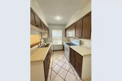 8507 Clover Land Court, Humble, TX 77338 - Photo 11