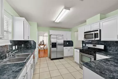 15626 Briargate Court, Houston, TX 77489 - Photo 7