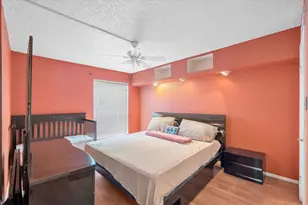 2830 S Bartell Dr, Houston, TX 77054 - Photo 9