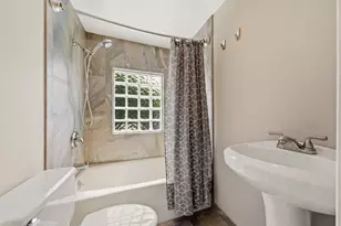 1226 Heathwood Dr, Houston, TX 77077 - Photo 35