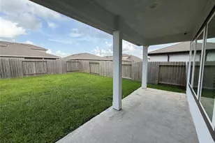 8031 Milam Ln, Rosharon, TX 77583 - Photo 3