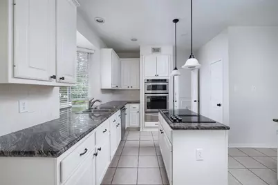 107 N Sunny Slope Circle, The Woodlands, TX 77381 - Photo 13