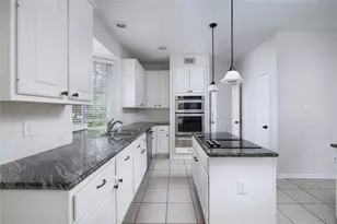 107 N Sunny Slope Cir, The Woodlands, TX 77381 - Photo 13