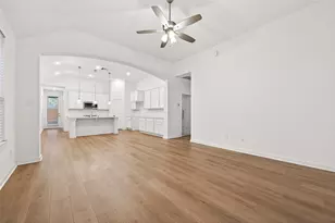 213 Trapper Creek Dr, Conroe, TX 77304 - Photo 5