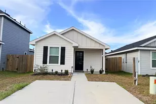 16799 N Marie Vlg Dr, Conroe, TX 77306 - Photo 1
