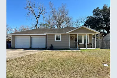 708 E 6th Street, Sweeny, TX 77480 - Photo 1