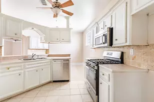 108 Harbour Town Cir, Conroe, TX 77356 - Photo 17