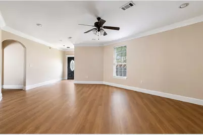 108 Harbour Town Circle, Conroe, TX 77356 - Photo 5