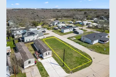 3035 Bay Oaks Harbor Drive, Baytown, TX 77523 - Photo 3