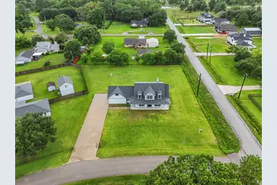 5000 Boreas Dr, Alvin, TX 77511 - Photo 3