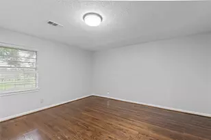 118 E Thornton Rd, Houston, TX 77022 - Photo 9