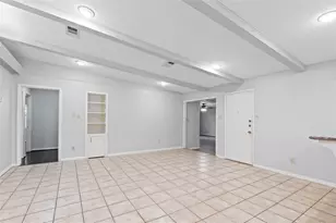 118 E Thornton Rd, Houston, TX 77022 - Photo 5