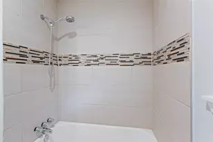 118 E Thornton Rd, Houston, TX 77022 - Photo 11