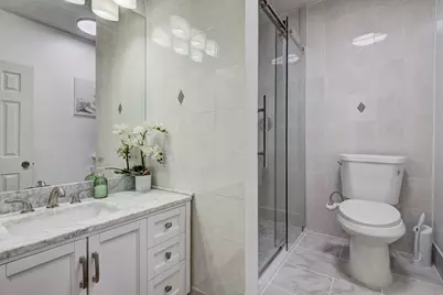 213 W Spreading Oak Drive, Houston, TX 77076 - Photo 19