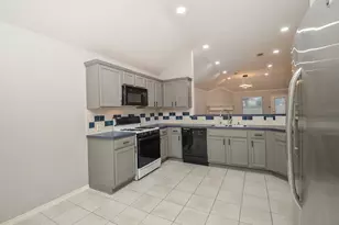 8502 Manassas Ln, Houston, TX 77083 - Photo 9