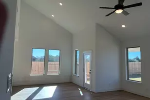 320 Legacy Point Dr, Sealy, TX 77474 - Photo 7