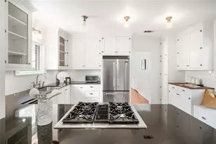 768 E 16th St, Houston, TX 77008 - Photo 21