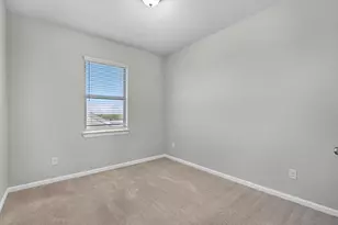 9618 Cambridge Manor Ln, Houston, TX 77045 - Photo 23