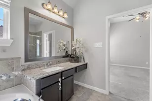 9618 Cambridge Manor Ln, Houston, TX 77045 - Photo 21