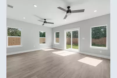 8013 Moon Beam Street #A/B, Houston, TX 77088 - Photo 13