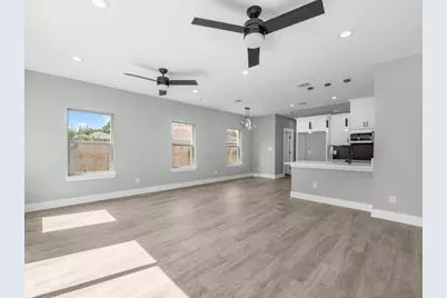 8013 Moon Beam Street #A/B, Houston, TX 77088 - Photo 9